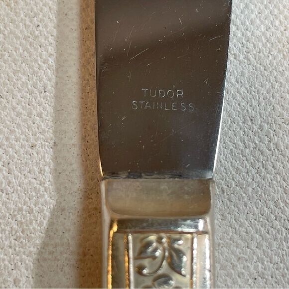 4 knives ~ Oneida Community Tudor Plate Flatware ~ Queen Bess II - Picture 3 of 14